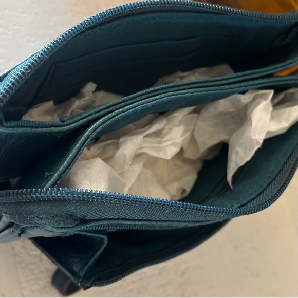 Vintage/Discontinued Liz Claiborne Dark Teal Green Pebbled Wristlet Clutch - Picture 10 of 13